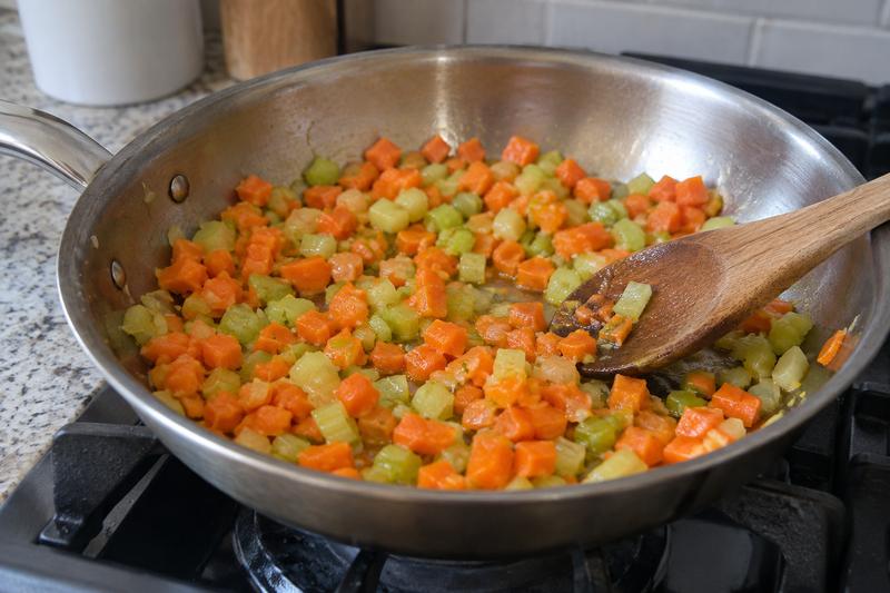 Gør grøntsagerne møre – Fransk linsesalat med sennepsdressing