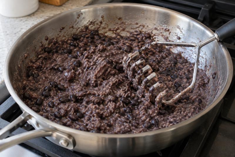 Mos direkte på panden – Refried beans med sorte bønner