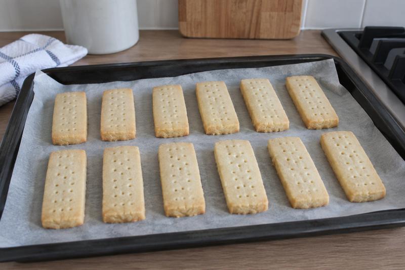 Bag lyst og lad dem sætte sig – Shortbread med smør og sprøde kanter